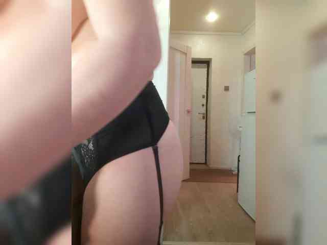 YourSweetMilf webcam