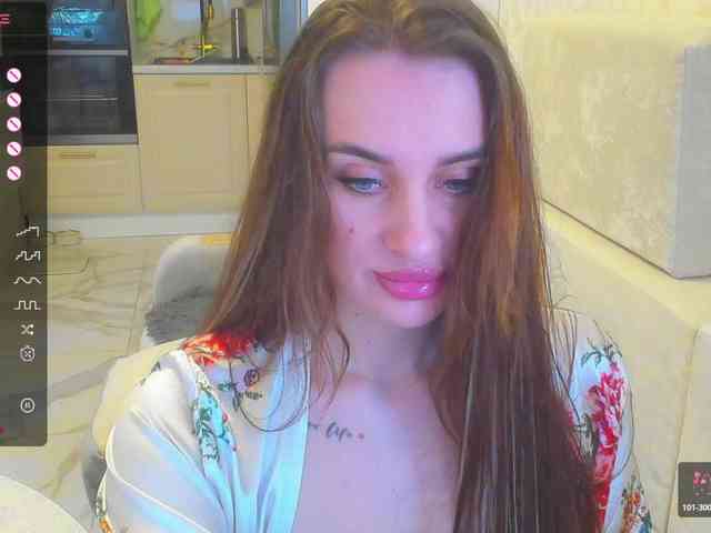 LikaStarrr1 webcam