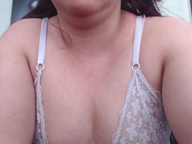 KatrinaR live cam preview