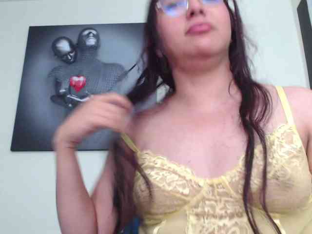 KatrinaR webcam