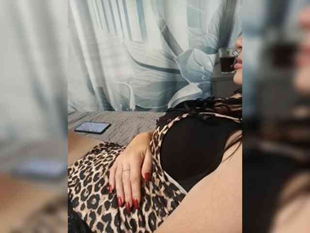 Sexgiant64 webcam