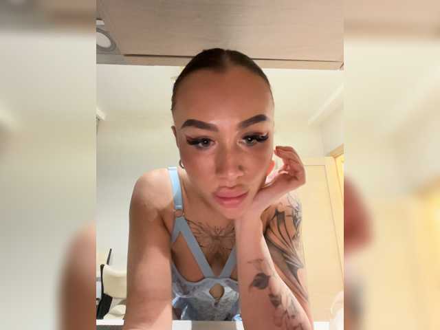 GoddessAsty live cam on BongaCams