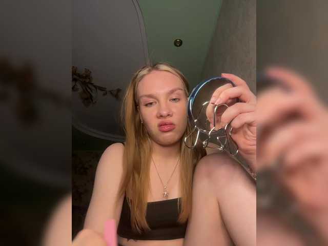 GoddessAsty live cam on BongaCams