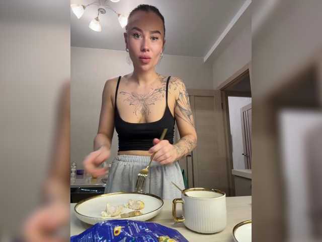 GoddessAsty live cam on BongaCams
