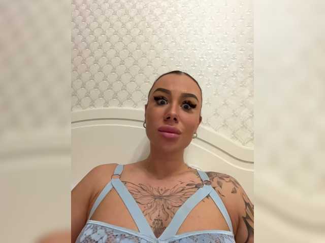GoddessAsty live cam on BongaCams