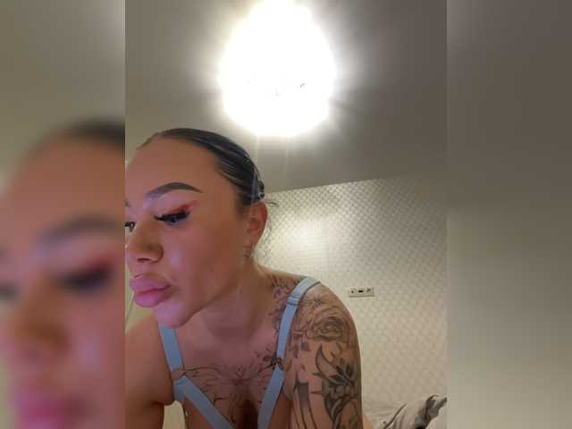 GoddessAsty live cam on BongaCams