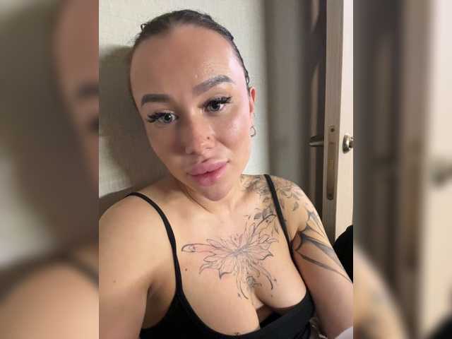 GoddessAsty live cam on BongaCams