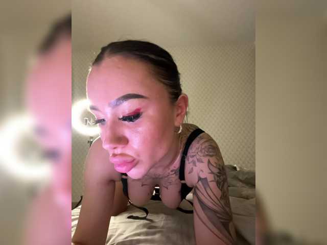 GoddessAsty live cam on BongaCams