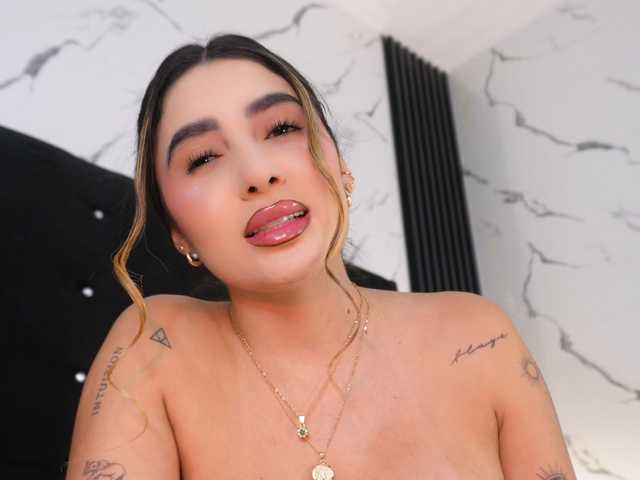 Annyy-Rosse live cam on BongaCams
