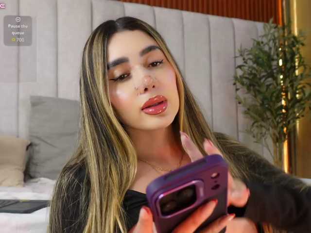 Annyy-Rosse live cam on BongaCams