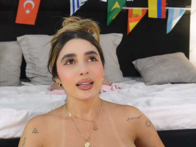 Annyy-Rosse live cam on BongaCams