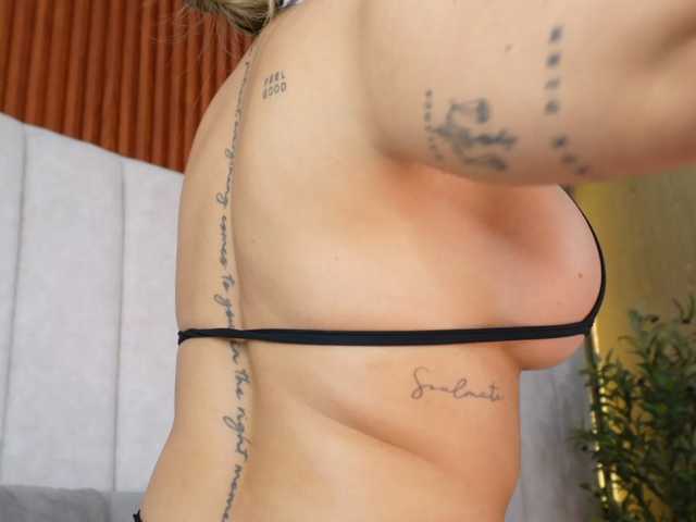 Annyy-Rosse live cam on BongaCams