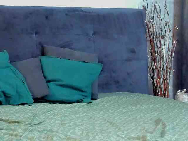 whiteAngel34 webcam