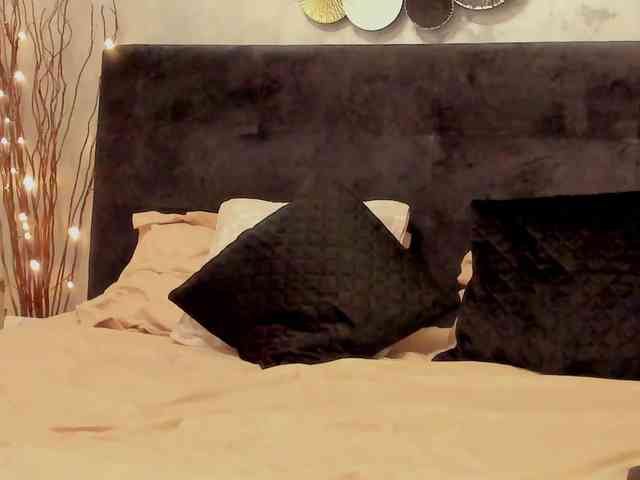 whiteAngel34 webcam