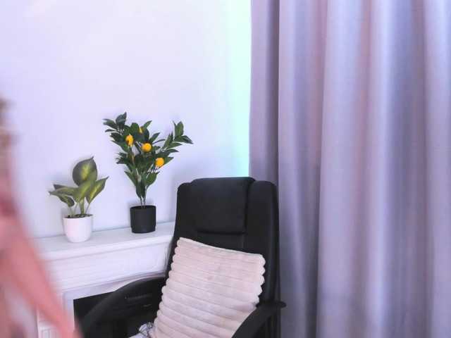 WickedJolie webcam