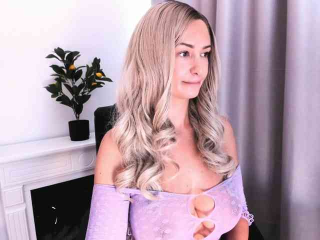 WickedJolie webcam