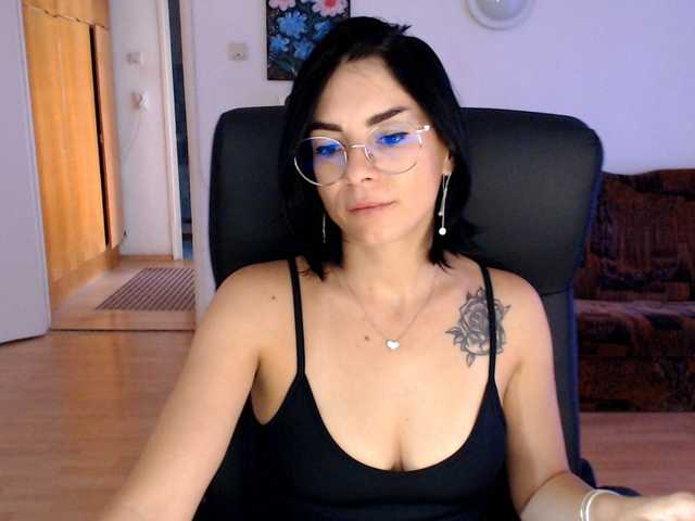 Sexmilfxx live cam on BongaCams