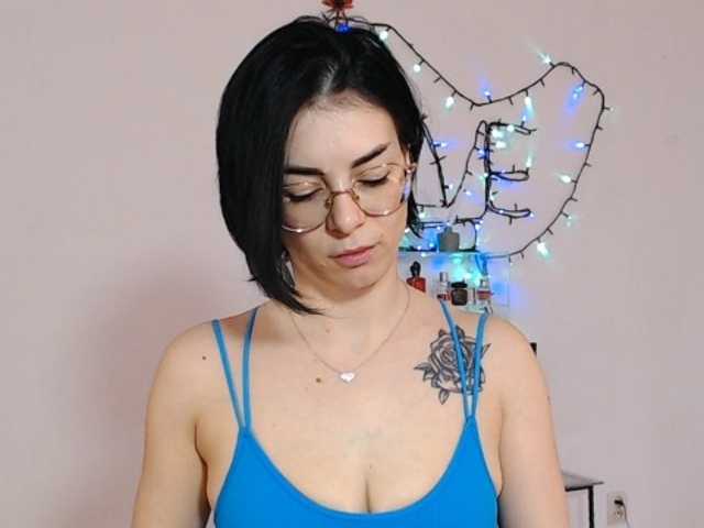 Sexmilfxx's BongaCams show and profile