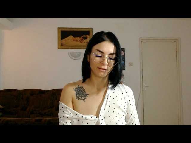 Sexmilfxx live cam on BongaCams