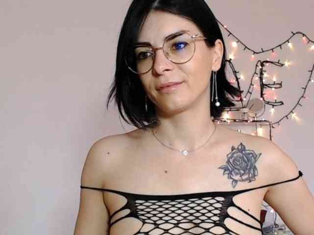 Sexmilfxx webcam