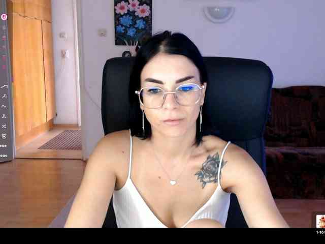 Sexmilfxx webcam