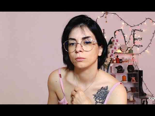 Sexmilfxx webcam