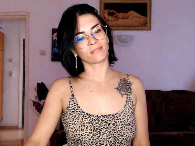Sexmilfxx webcam