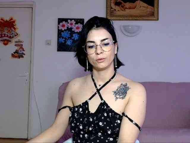Sexmilfxx webcam