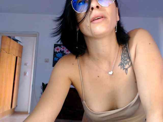 Sexmilfxx webcam