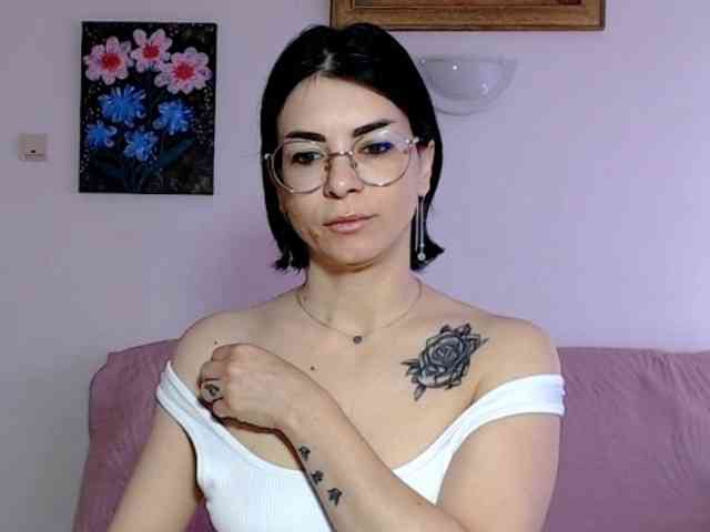 Sexmilfxx webcam