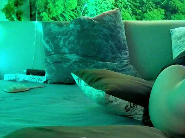 2Laski2's BongaCams show and profile