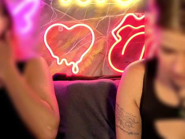 2Laski2 live cam on BongaCams