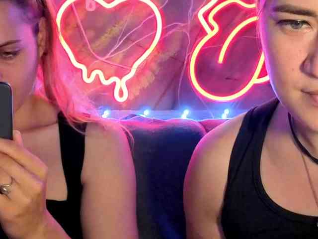 2Laski2 Live Webcam on BongaCams