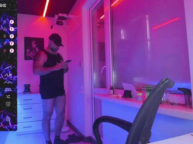 MikeBear — live male cam