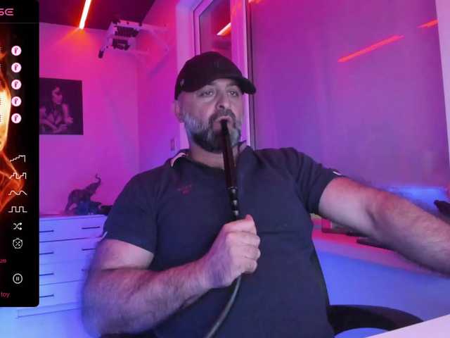 MikeBear live webcam show