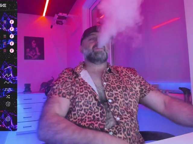 MikeBear — live male cam