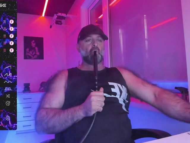 MikeBear — live male cam