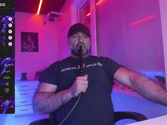 MikeBear — live male cam