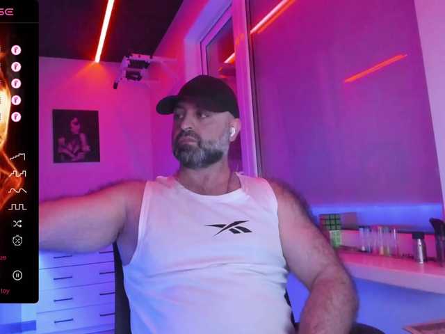 MikeBear live webcam show