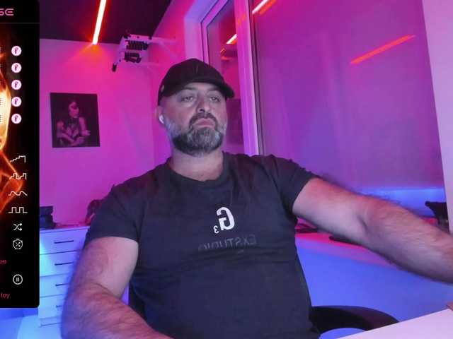 MikeBear live cam