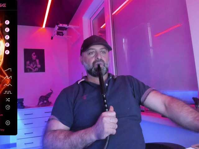 MikeBear live webcam show