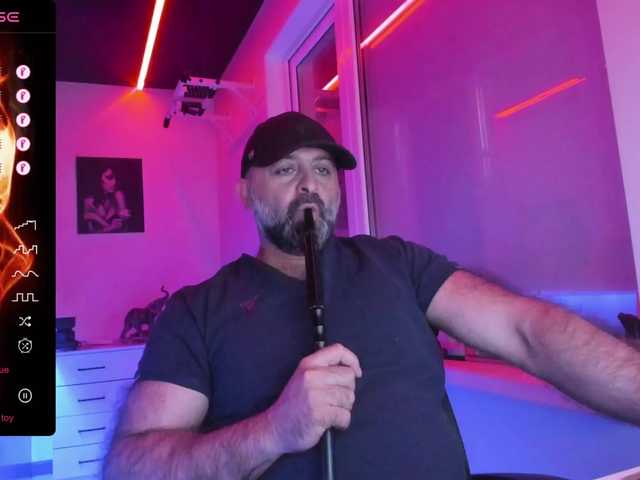 MikeBear live webcam show
