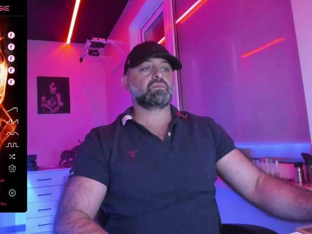 MikeBear live webcam show