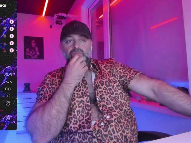 MikeBear — live male cam