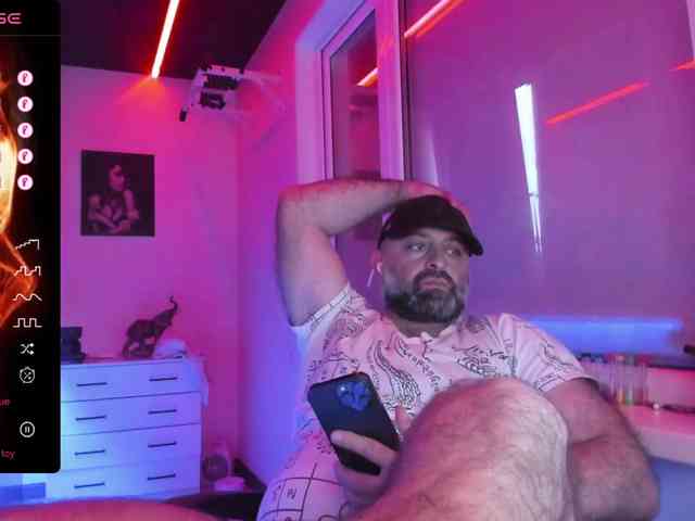 magabear Sex Cam Show