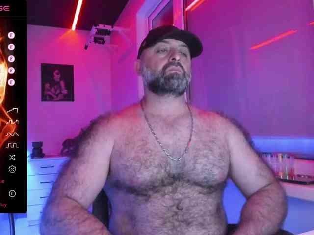 magabear Sex Cam Show