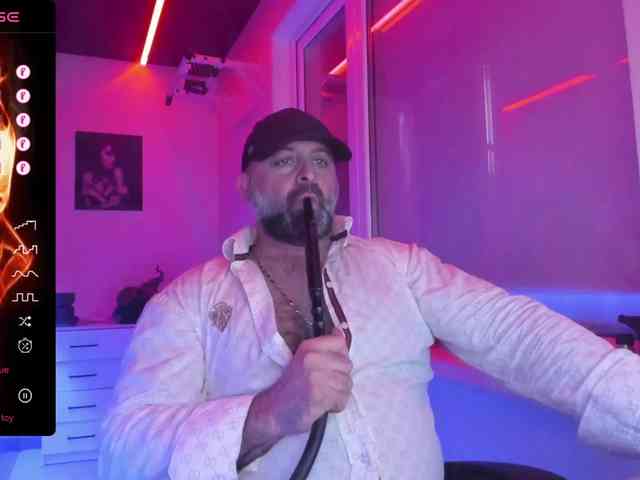 magabear Sex Cam Show