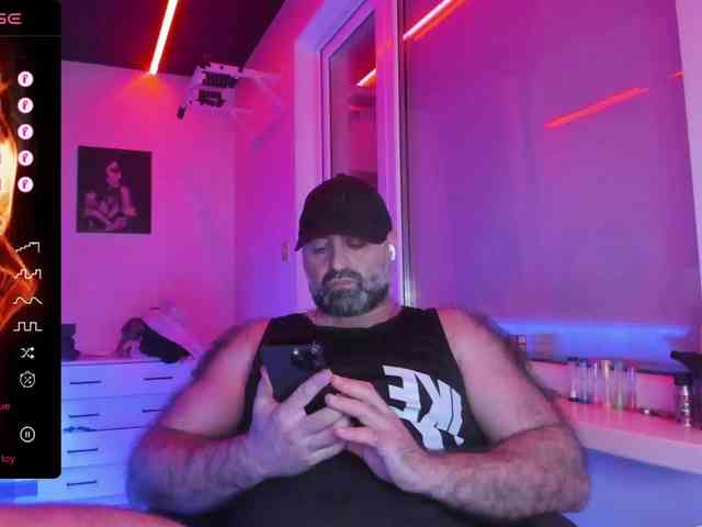 magabear Sex Cam Show