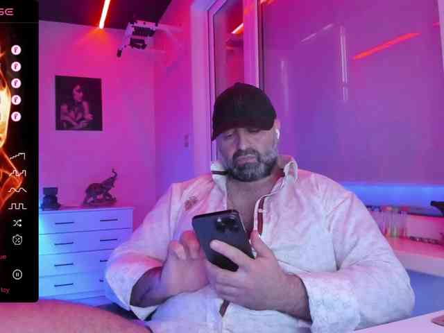 magabear Sex Cam Show