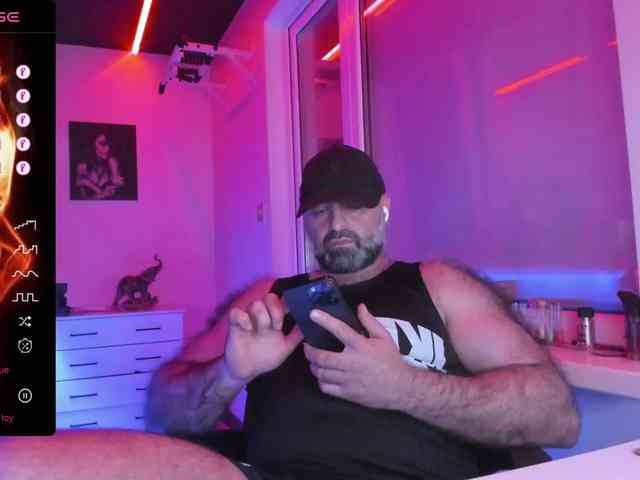 magabear Live Webcam on BongaCams